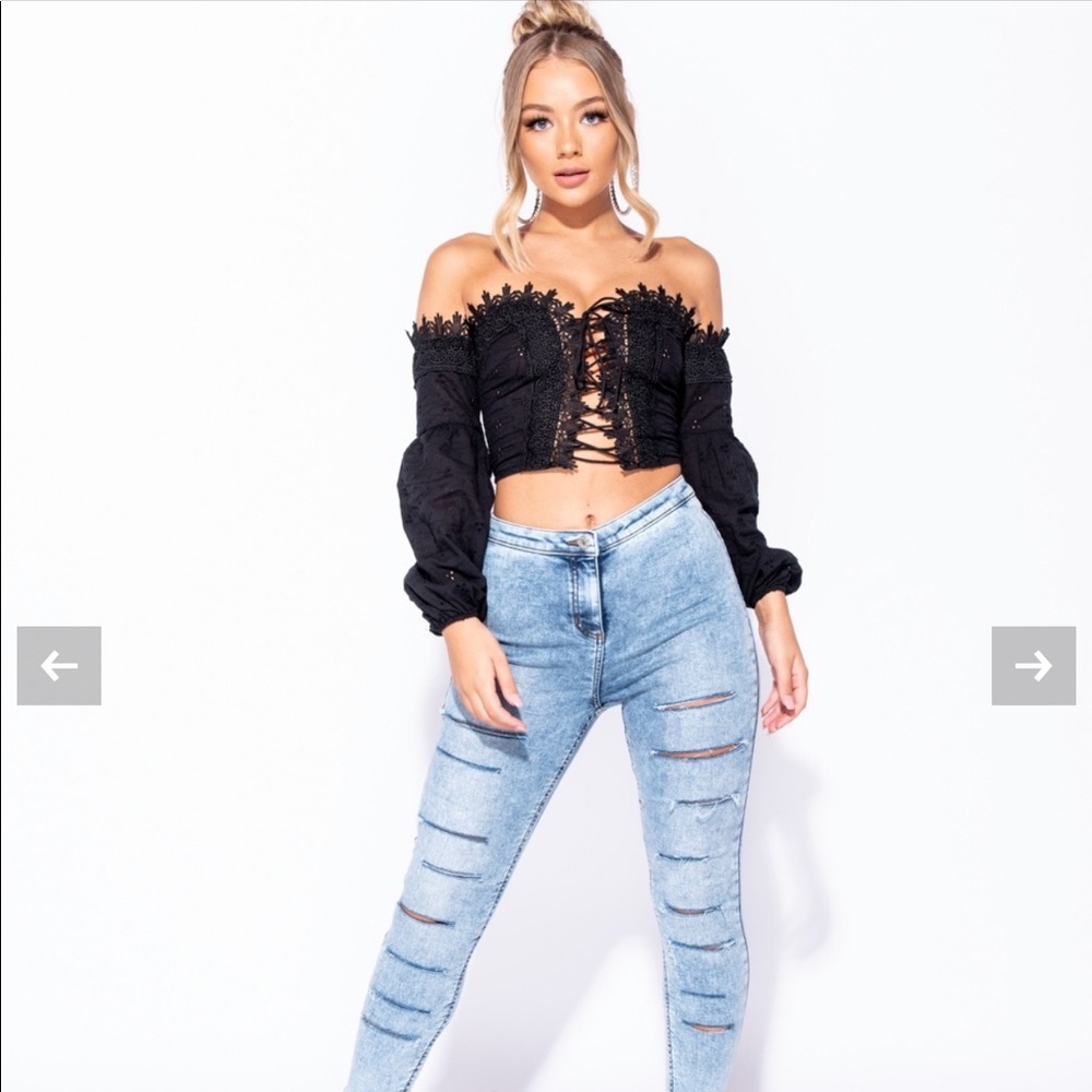 🖤BRODERIE LACE UP FRONT PUFF SLEEVE CROP TOP🖤 - Picture 3 of 7
